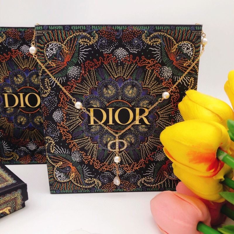 chr1st1an D10r necklaces